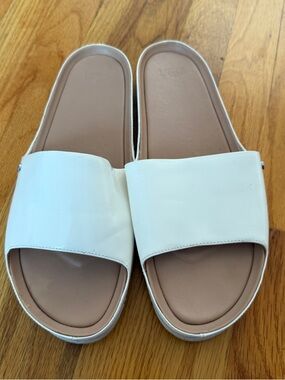 UGG Women’s White Patent Leather Jane Slide Sandals Size 12